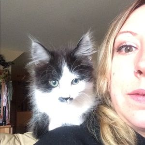 Meet your Posher, Corinne